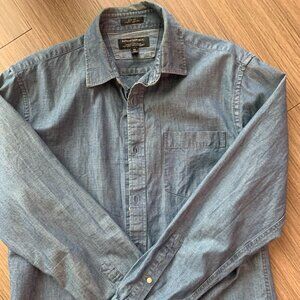 Banana Republic Men's Jean Button Up, Size M